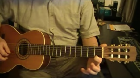 How to play a G7 chord on the guitar